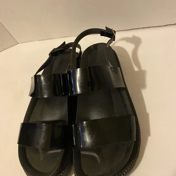 Yoki sandals - Picture 8 of 8